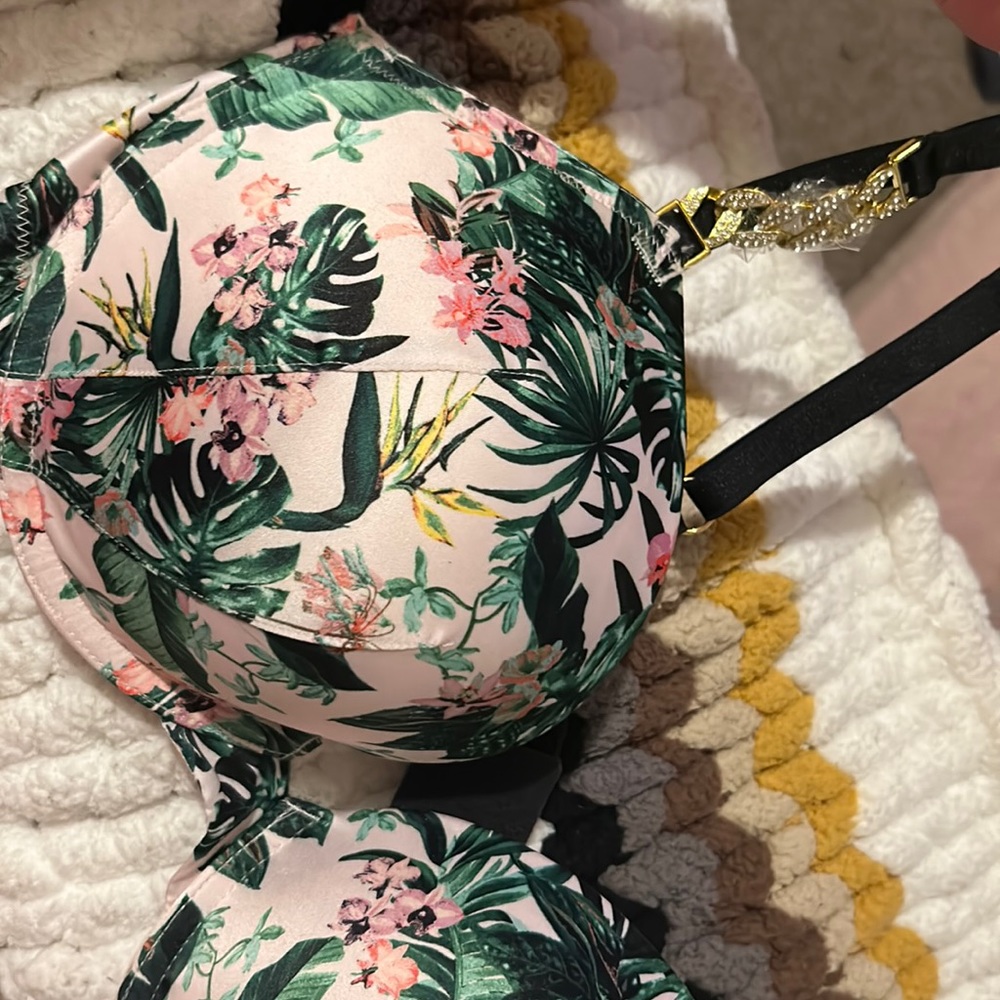 Victoria Secret Very Sexy Push Up Bra